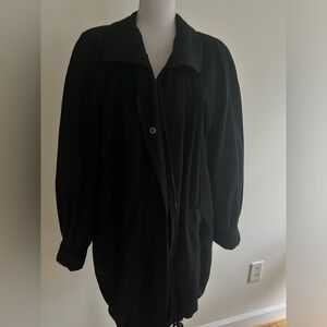 Jones of New York, lightweight, puffy coat, front zipper& snaps long cinch hem